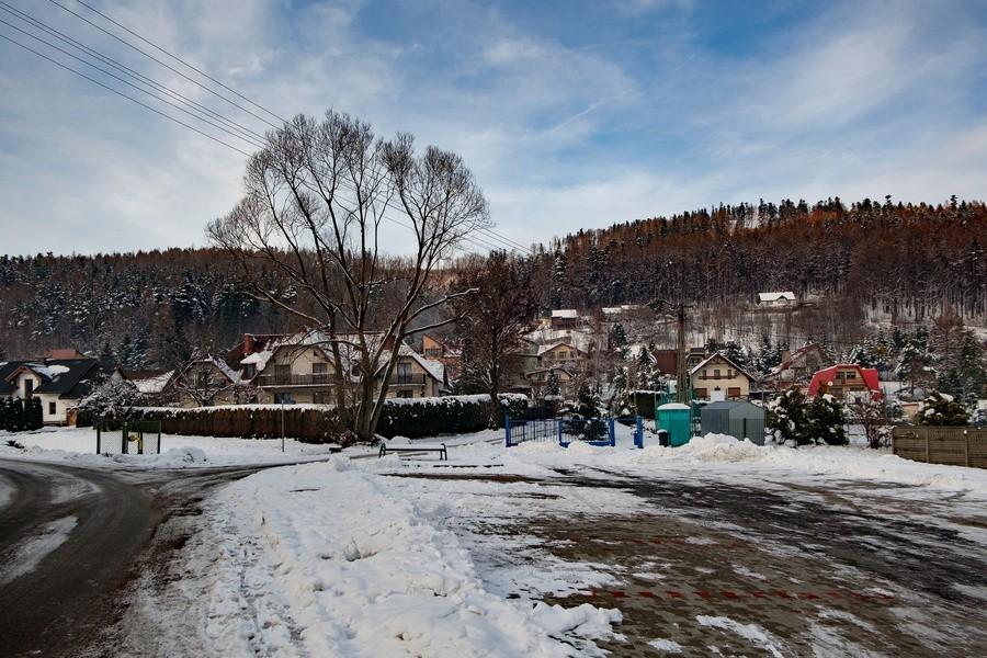 Testy terenowe butów Quechua SH520 X-WARM MID, tu podczas grudniowego wypadu z Bystrej (zdjęcie na górze po lewej i prawej) przez Równię na Kozią