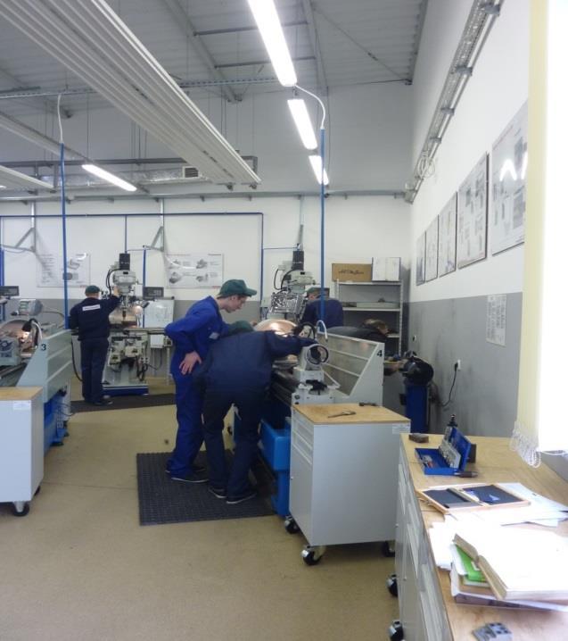 POWIAT MIELECKI wyposażono 10 nowoczesnych laboratoriów: 1. Laboratorium komputerowego wspomagania projektowania i wytwarzania CAD/CAM 2.