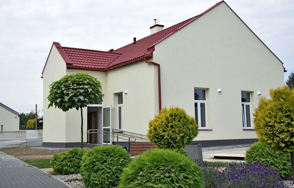 Dzienny Dom Opieki dla Seniorów Mieścić się będzie w 2-óch budynkach: GOKiB i byłej aptece w Krasnem.