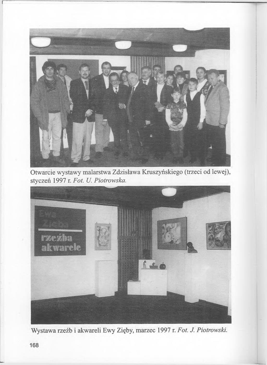 Otwarcie wystawy malarstwa Zdzisława Kruszyńskiego (trzeci od lewej), styczeń 1997 r. Fot.