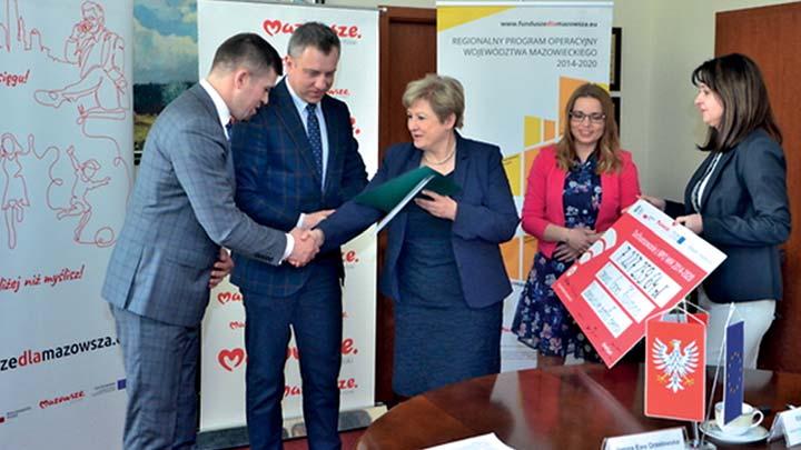 SAMORZĄD Głos Raciąża nr 5/2019 3 W gminach Góra Kalwaria, Raciąż i Baboszewo Pieniądze z UE na odnawialne źródła energii Gminy Góra Kalwaria, Raciąż i Baboszewo inwestują w odnawialne źródła energii.