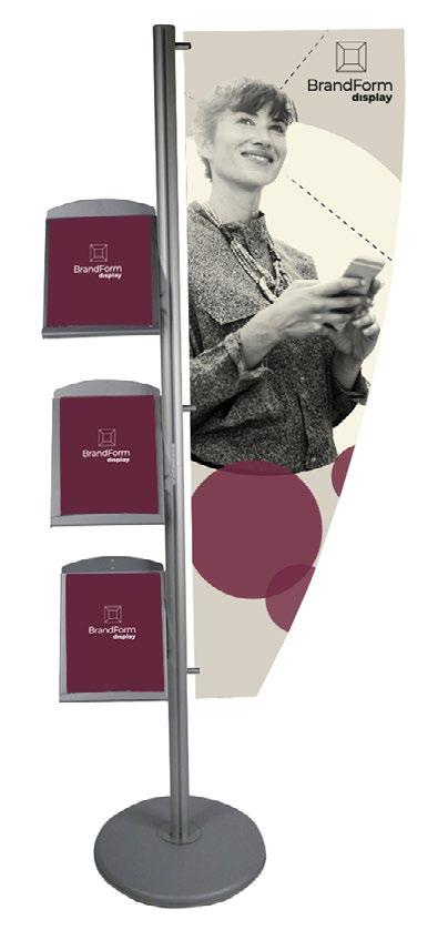 Post State Poręczny, trwały i bardzo wszechstronny stojak promocyjny zawierający 3 kieszonki na ulotki. Możliwość montażu sztywnej grafiki o różnych kształtach.