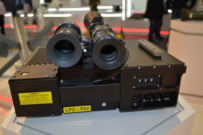 Płyta tylna laserowego podświetlacza celu LPC-1. Fot. M.