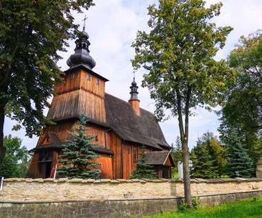 W 1520 r. Jan Pieniążek ufundował modrzewiowy kościół pw. Narodzenia NMP w Krużlowej. Wieś byłą własnością tej rodziny przybyłej tu w XIV w.