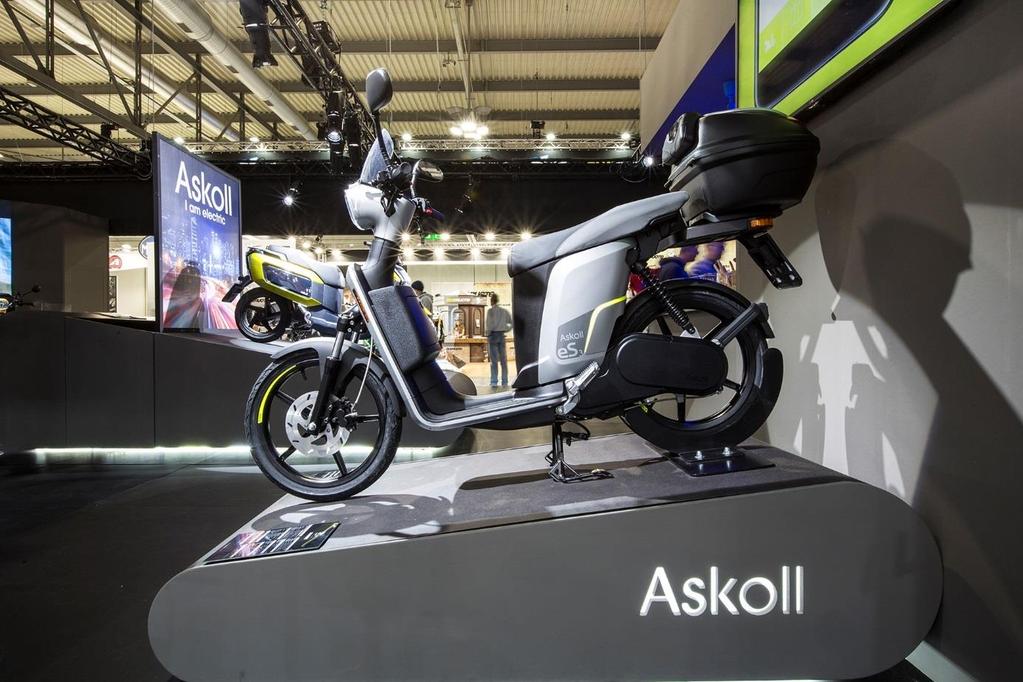 Fot. Askoll es3 special edition. Dla spragnionych agresywniejszych akcentów, Askoll przygotował wersję skutera es3 special edition.
