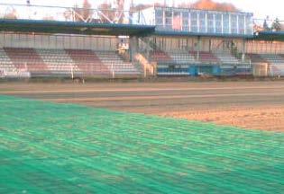 Potwierdzeniem są stadiony m.in. w Polsce, Ukrainie, Rumunii, Rosji, Czechach i Danii.