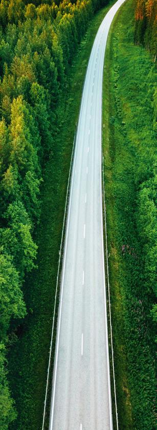 SPIS TREŚCI 04 WYBIERZ TRANSPORT W DOBREJ CENIE 06 ZORGANIZUJ DOBRZE SWÓJ WYJAZD 08 UMIL SOBIE PODRÓŻ 10 ODŚWIEŻ SWÓJ SAMOCHÓD 11 ZAGWARANTUJ SOBIE BEZPIECZEŃSTWO 12 PAMIĘTAJ O PRZEGLĄDZIE 13 ZADBAJ