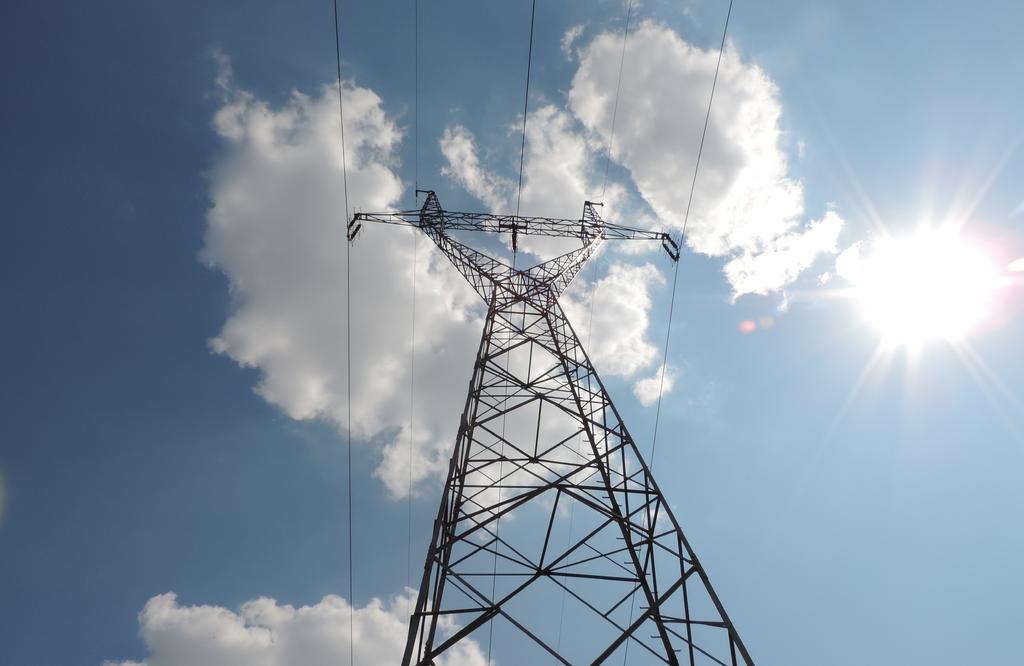 Inwestor: Polskie Sieci Elektroenergetyczne S.A. ul. Warszawska 165 05-520 Konstancin-Jeziorna tel. 22 242 26 00 sekretariat@pse.pl www.pse.pl Wykonawca: PILE ELBUD S.A. ul. Wadowicka 12 30-415 Kraków tel.