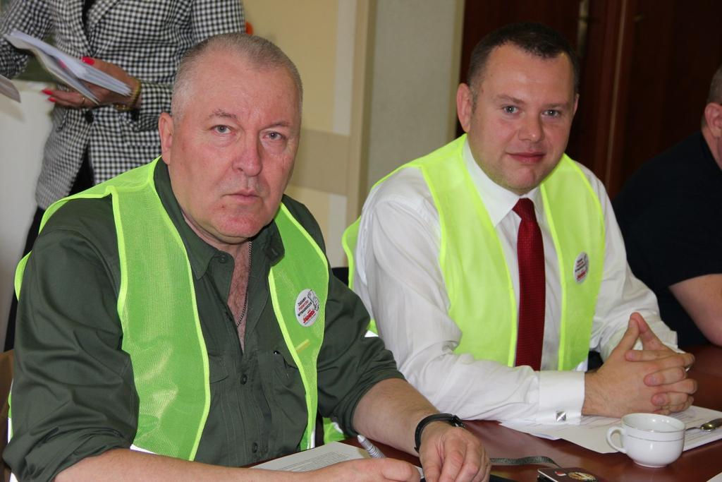 Poczta Polska protestuje Od 6 do 10 maja br., w Poczcie Polskiej trwa protest pracowników. Związkowcy zrzeszeni w NSZZ Solidarność domagają się 500 zł brutto podwyżki z wyrównaniem od 1 lutego br.