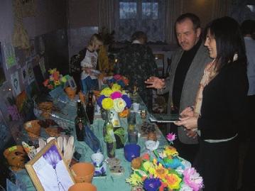 paper flower making and straw toys making.
