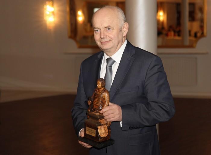 Istnieje tu także hotel dla koni z możliwością zapewnienia im pełnej opieki.