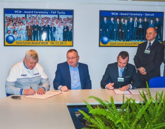 Wsparcie szkoły w gromadzeniu pomocy dydaktycznych.