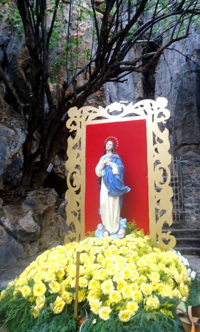 KULT MATKI BOŻEJ NIEPOKALANIE POCZĘTEJ Kult Matki Bożej Niepokalanie Poczętej jest bardzo popularny w całej Ameryce Południowej, ale w szczególny sposób w Brazylii.