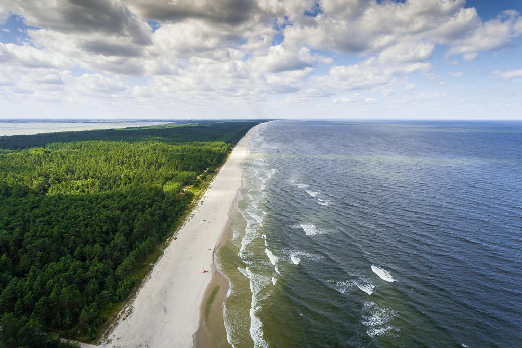 Dziennik Bałtycki Numer 4 06/2019 Strona 4 Atrakcje turystyczne Trójmiasta i polskie plaże Niewątpliwie największymi atrakcjami Gdańska są: Długi Targ, Ulica Mariacka, Pomnik - fontanna Studnia