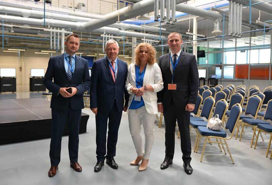W nowej części fabryki produkowane są elektroniczne podzespoły na potrzeby wielu branż.