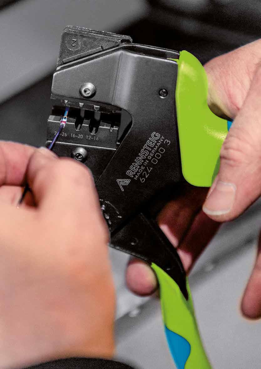Ensures exact, solder-free electrical connections Parallel jaw closin Excellent leverae transfer Good handlin throuh eronomic centre of ravity One- or two-handed operation Many different combination