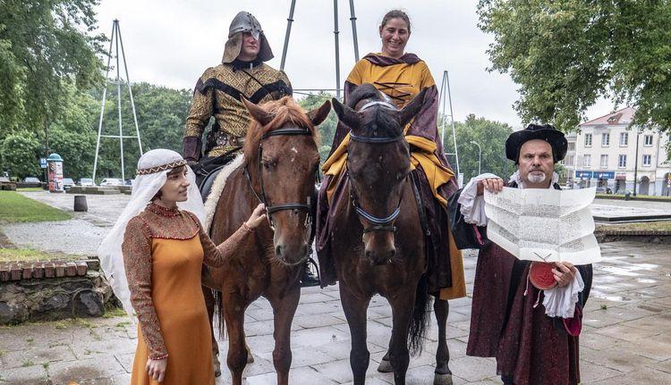 18-07-19 1/7 średniowiecznym korzeniom Łodzi 17.07.2018 16:33 Katarzyna Zielińska / BPKSiT kategoria: Tożsamość i tradycja Urodziny Łodzi 29 lipca na Starym Rynku na mieszkańców czekać będą atrakcje w stylu średniowiecznym.