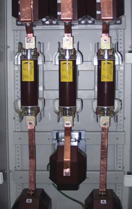 Dane do zamówień i najważniejsze parametry wkładek10/24 kv Znamionowa zdolność - 50kA WKŁADKI TOPIKOWE C, siła wybijaka - 50N 2 A C 10/24kV 2A 50N (292mm) 004255103 12 2040 12 6,1 57 4 A C 10/24kV 4A