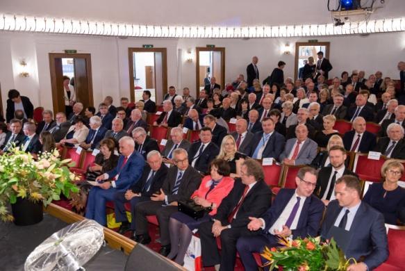 Złotą Odznakę Honorową za Zasługi dla Województwa Śląskiego z rąk przewodniczącego Komisji Rozwoju i Zagospodarowania Przestrzennego Zbigniewa Przedpełskiego otrzymał Jerzy Trzeszczyński prezes