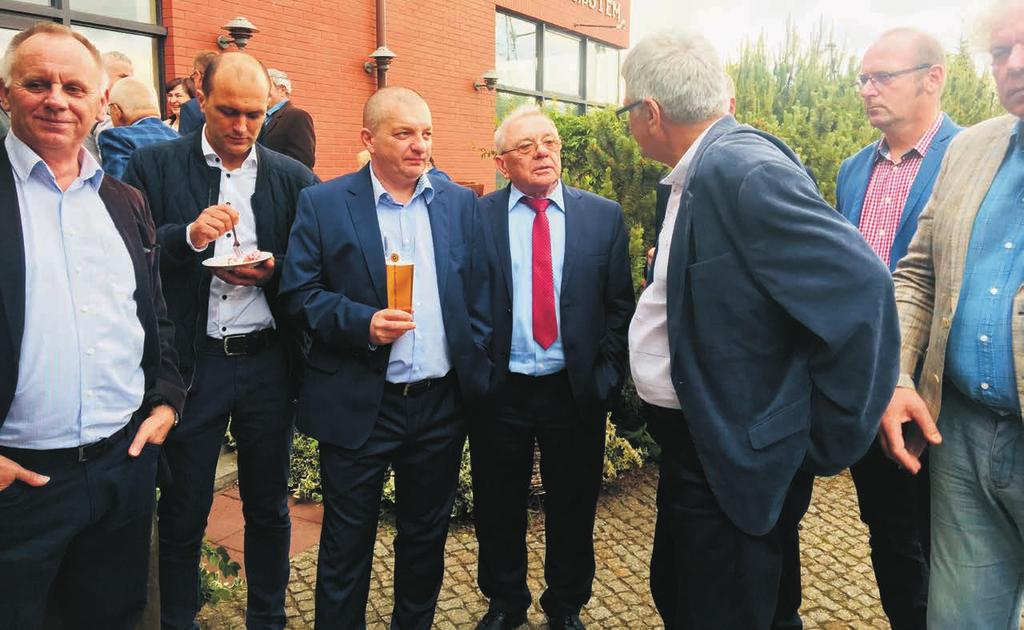 Jak zwykle Biesiada zgromadziła pokaźną grupę zwolenników śledzia, a matiasa w szczególności, hołdujących podstawowej zasadzie Biesiady że bez śledzia, żyć się nie da.