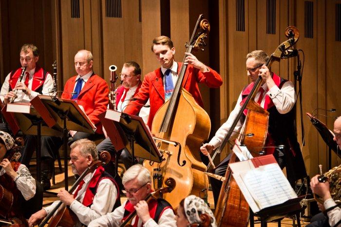 Zespół wystąpił w pięknych salach koncertowych, takich jak słynna the Henry Le Boeuf Hall w Brukseli