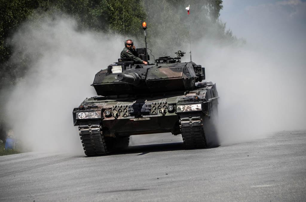 Sprawdzian pancerniaków Armia USA w Europie oraz armia niemiecka po raz trzeci są współgospodarzami Strong Europe Tank Challenge, które odbywają się na obiektach 7th Army Training Command Area w