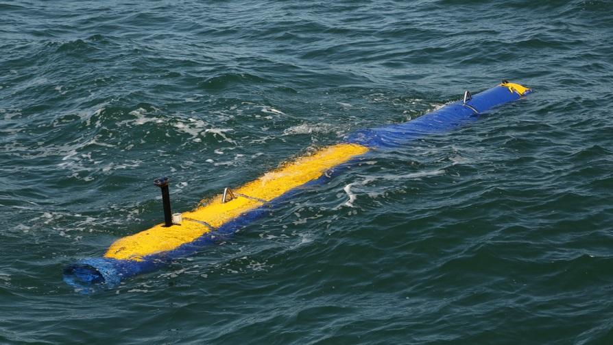 Zbudowano w ten sposób robota podwodnego w kształcie torpedy o długości 5,8 m, średnicy 0,53 m i wadze 770 kg.