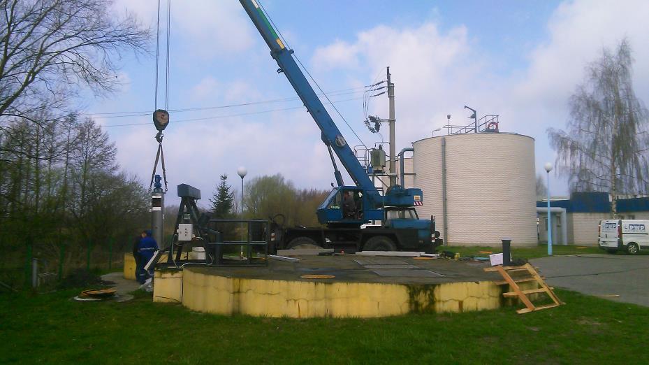 13. Montaż sita ślimakowego pionowego na Oczyszczalni Ścieków w Grotnikach.