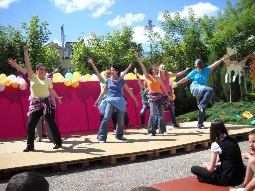 Piknik Rodzinny w naszej szkole. We czwartek 17 czerwca w naszej szkole odbył się Piknik Rodzinny.