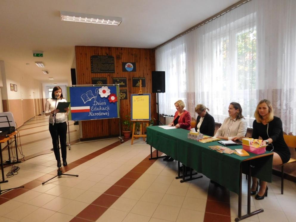 Uroczystość Immatrykulacji i Dzień Edukacji Narodowej w naszej szkole 4 Indeksy rozdane... To podwójne święto obchodziliśmy 11 października 2017r.