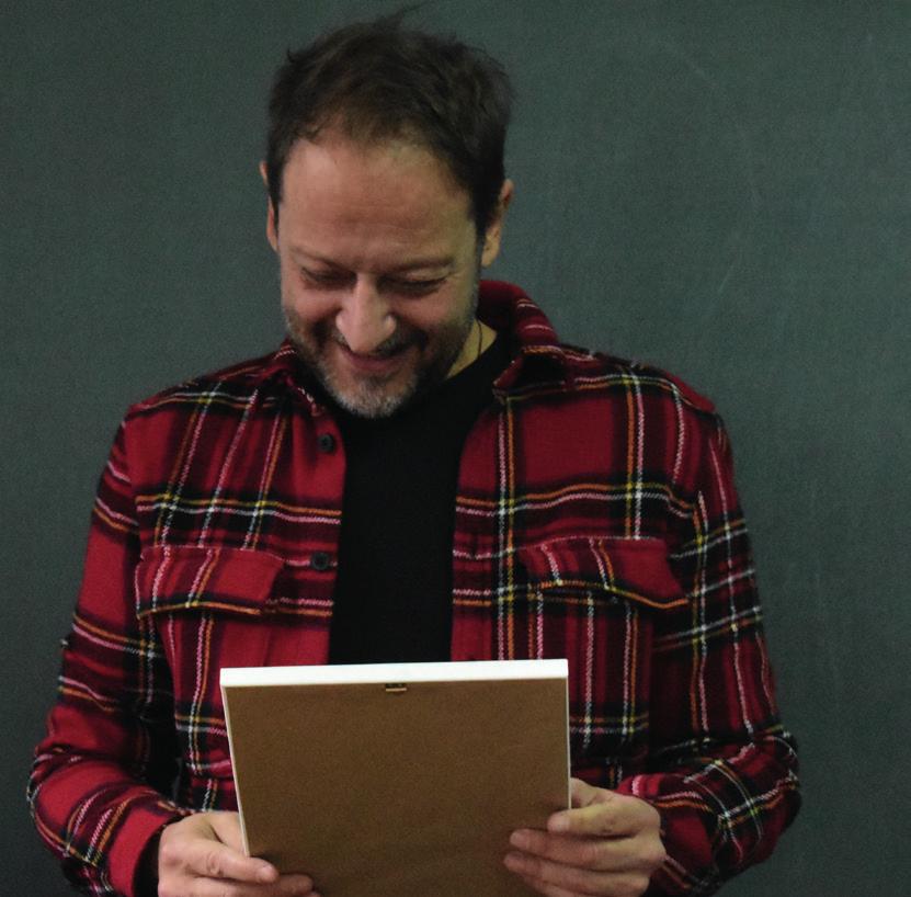 Dragan Bošković (1970 rok, Belgrad). Poeta i profesor współczesnej literatury serbskiej. Pracuje w Uniwersytecie w Kragujewcu. Jest redaktorem naczelnym czasopisma naukowego Nasledje ( Dziedzictwo ).
