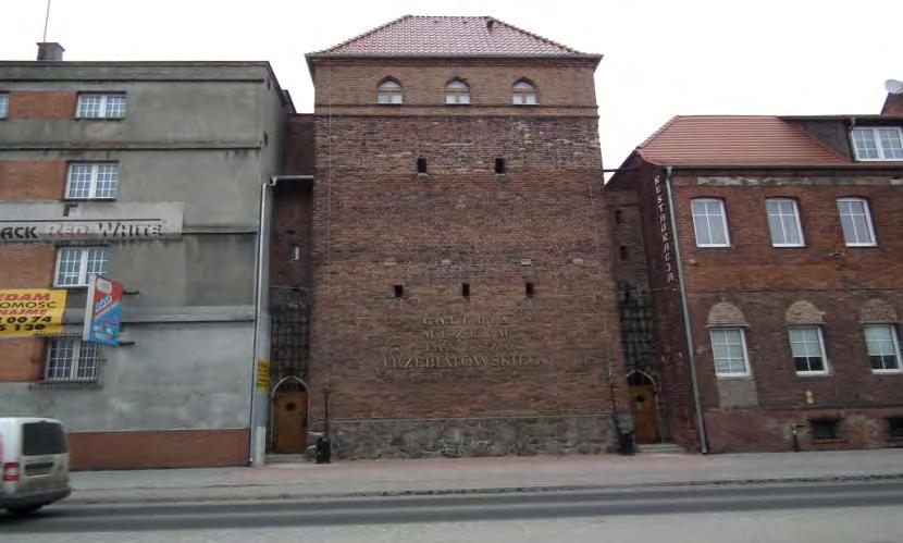 Baszta Więzienna: Powstała w XIV w.