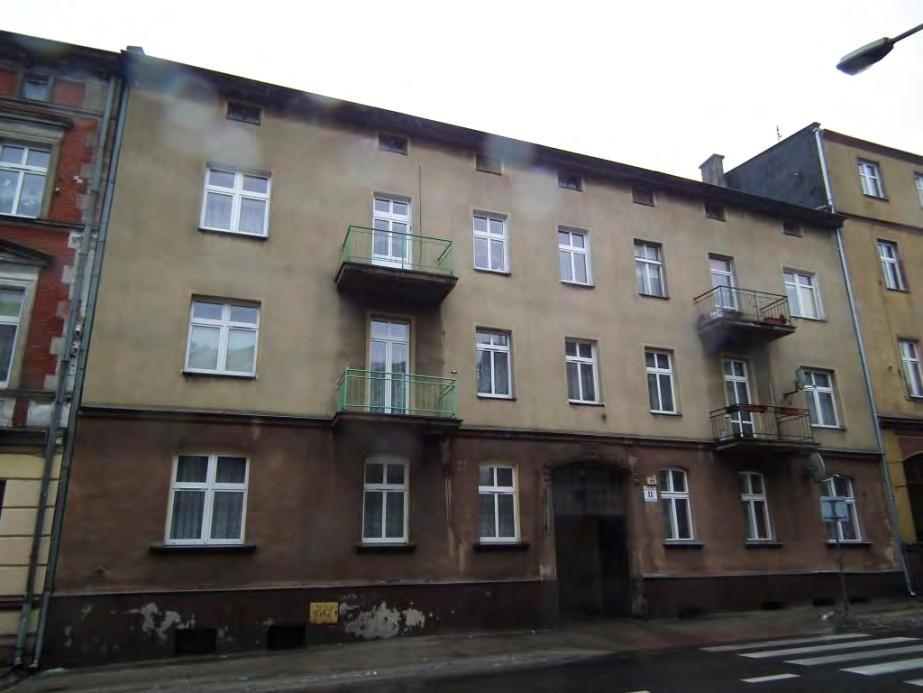 drewnianych detali zadaszenia, wymiana rynien i rur spustowych na tytanowo - cynkowe ul. Piłsudskiego 11 budynek mieszkalny 1908 r.
