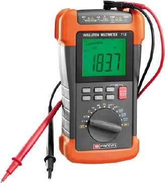 14 NARZĘDZIA DLA ELEKTRYKÓW AMPEROMIERZ CĘGOWY 20 A - 1500 A - Umożliwia pomiar prądu bezdotykowo - Pomiar prądu stałego i zmiennego: - AC / DC: 20 A - 400 A - AC / DC: 400 A - 1500 A - Rozstaw