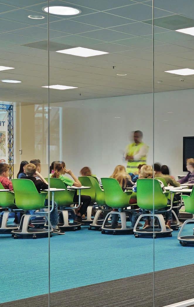 Porówna i Ledinaire Oprawy oświetleniowe LED to oczywisty wybór w przypadku modernizacji i wyposażania nowych budynków.