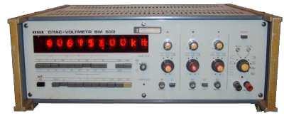 1 Univerzální čítač BM 526 Měřicí přístroj TESLA BM 526 je univerzální kmitočtový čítač se základním rozsahem od 0MHz do 100 MHz.