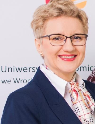 dr Anetta Pukas Zdjęcie : - Nowoczesne działania marketingowe przedsiębiorstw - rynek krajowy i międzynarodowy trendy, strategie, instrumenty; - Zarządzanie relacjami z klientem (CRM) - nowe trendy w