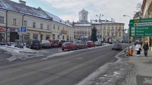 Osiedle wchodzi, w ujęciu Studium uwarunkowań, w skład Jednostek Przestrzennych: I. Stare Miasto (część zachodnia do wysokości hali sportowej POSiR) i II.