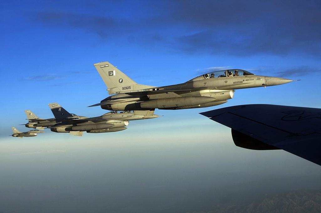 Fot. U.S. Air Force Z kolei południowemu dowództwu podlega 31. Skrzydło Przewagi Powietrznej z Kweta (w składzie 17. i 23. eskadry na F-7PG), 32. Skrzydło Taktyczne z Masrur-Karaczi ( w składzie 2.