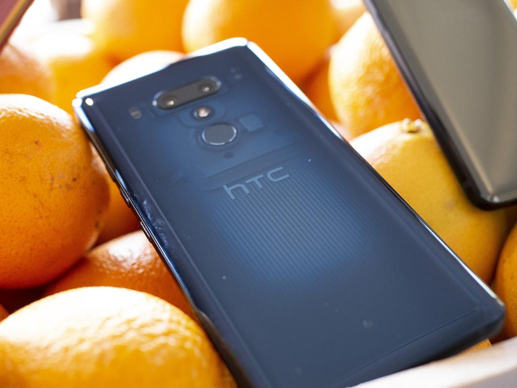 Podsumowując kwestię aparatu - ostatnie dwa modele HTC miały naprawdę dobre aparaty na pokładzie i jest uzasadniona nadzieja, że U12+ sprosta oczekiwaniom.