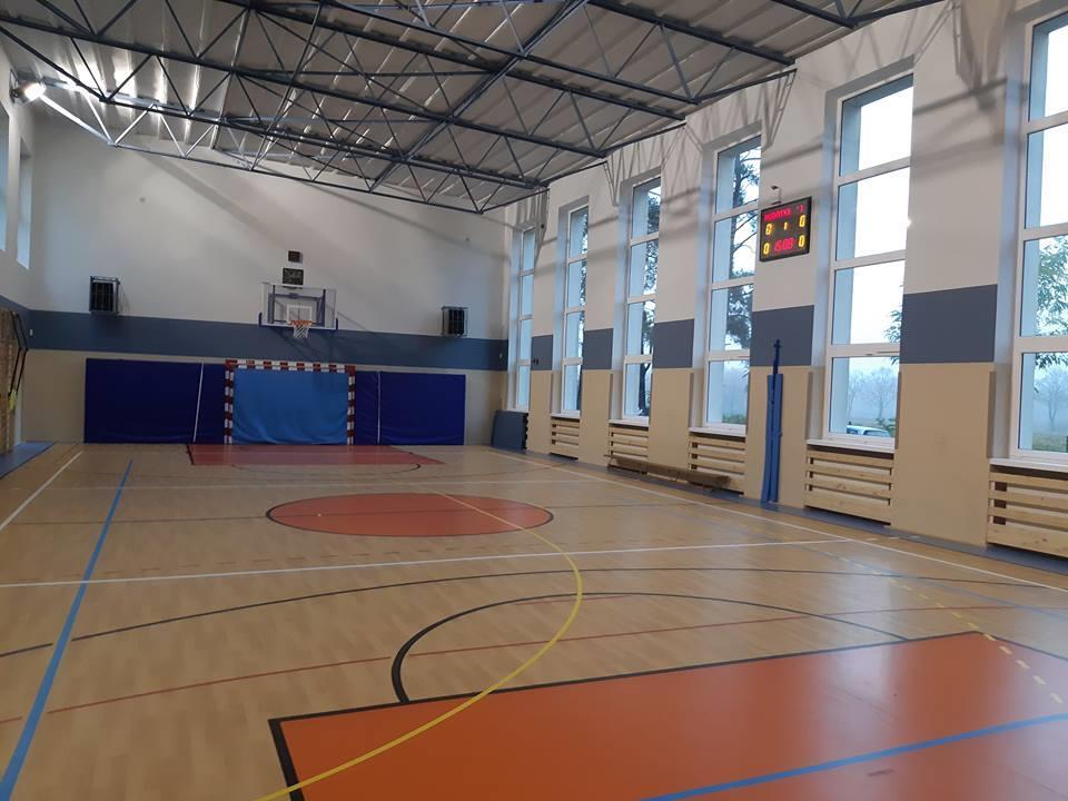Fot. 6. Modernizacja Sali gimnastycznej w Zespole Szkolno-Przedszkolnym w Woli Kiełpińskiej 6.4.