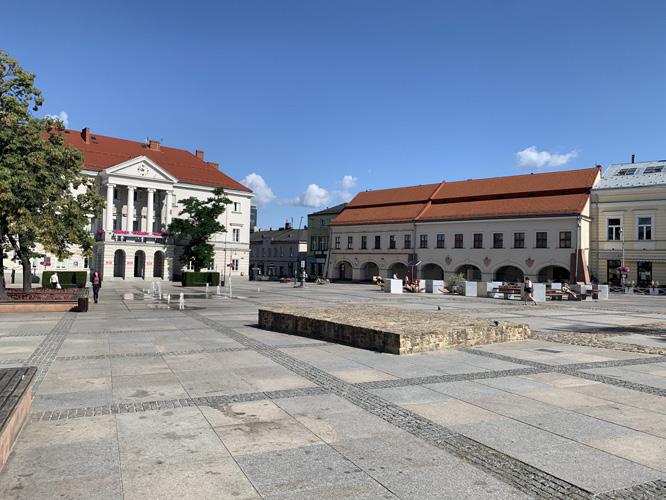 Zapotrzebowanie na faktury prosimy o podanie w zgłoszeniu lub na adres mail: zgloszenia@ kmp2019.pl. Wszelkich opłat można również dokonać przed biegiem, w godzinach pracy biura zawodów.