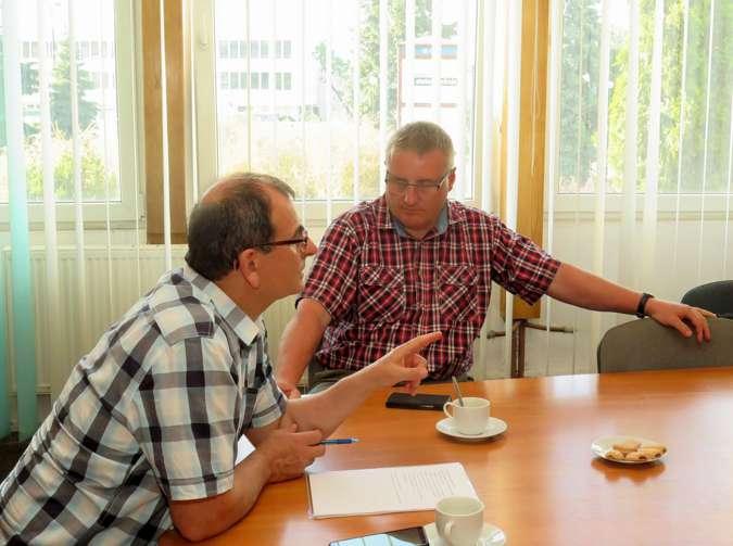 Skutek jest taki, że obok zakrytego znaku granicznego pojawia się