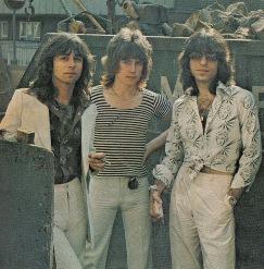 Historia I Love Rock N Roll rozpoczęła się w Londynie w 1975 roku, gdy zespół The Arrows próbował znaleźć dobrą piosenkę na ich czwartego singla.