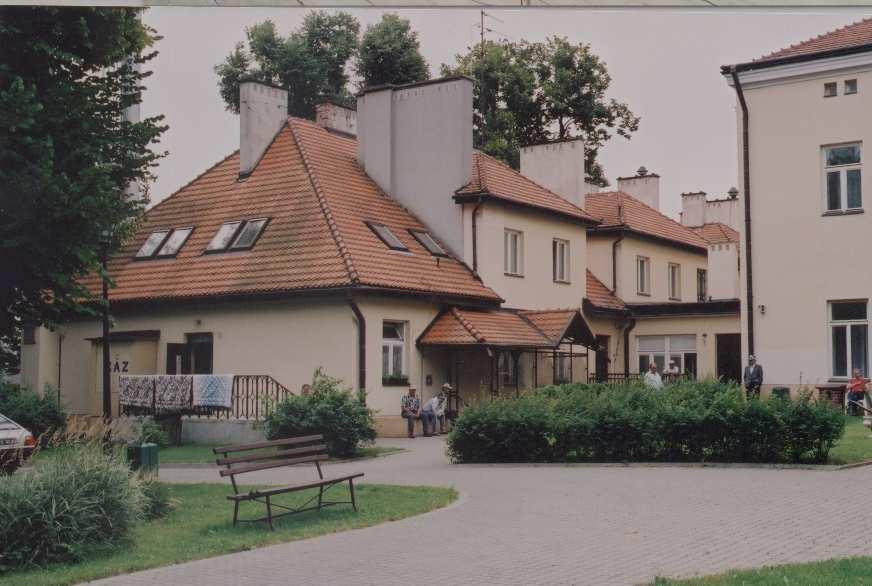 sprawnych za pośrednictwem Powiatowego Centrum Pomocy Rodzinie, przy którym również działa Powiatowy Zespół ds.
