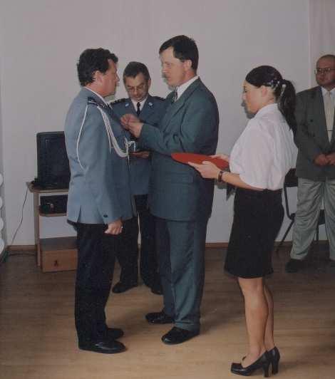 10. Organizacja systemu bezpieczeństwa publicznego w powiecie strzyżowskim Rok 1999 wraz z reformą ustrojową państwa i powołaniem nowych szczebli samorządu terytorialnego przyniósł znaczące zmiany w