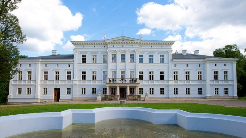 W czasie II wojny światowej Pałac Jedlinka został zaadoptowany na sztab Organization