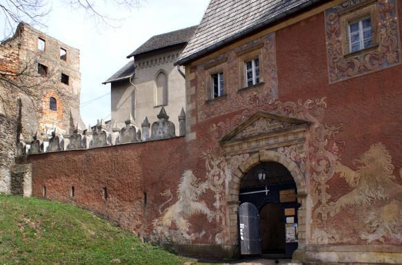 Pod koniec XVI wieku zamek został przebudowany na renesansową rezydencję.