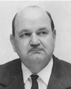 W latach 1963 1975 pracował w PRIMBRol w Słupsku, a następnie w latach 1976 1978 w Wojewódzkim Zarządzie Inwestycji Rolniczych.