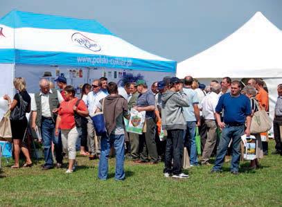 PO STRONIE PLANTATORA Dzień Pola 2013 Magdalena Skalska 25 CZERWCA Dzień Pola 2013 Gospodarstwo Rolne w Grocholinie Już po raz jedenasty Krajowa Spółka Cukrowa S.A. organizuje spotkanie Plantatorów buraka cukrowego na tradycyjnym Dniu Pola.